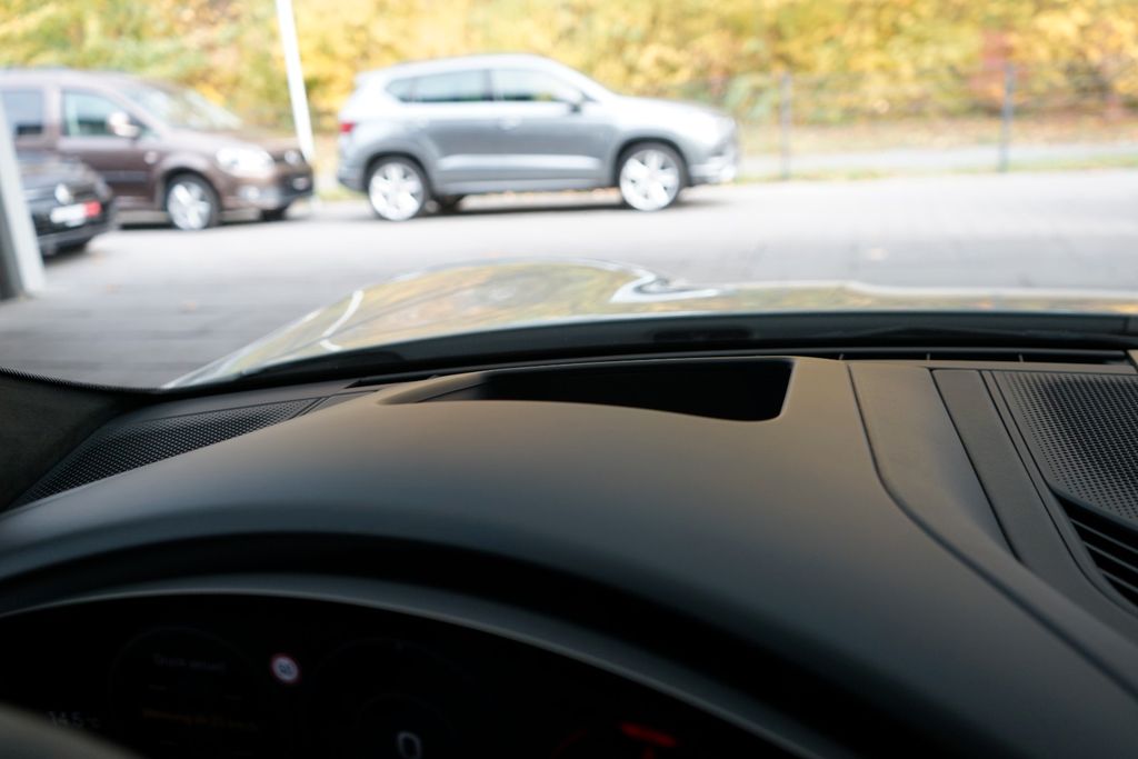PORSCHE Taycan 2021