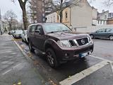 Nissan Pathfinder R51 (190PS) 2013  - schwarze Nissan Pathfinder