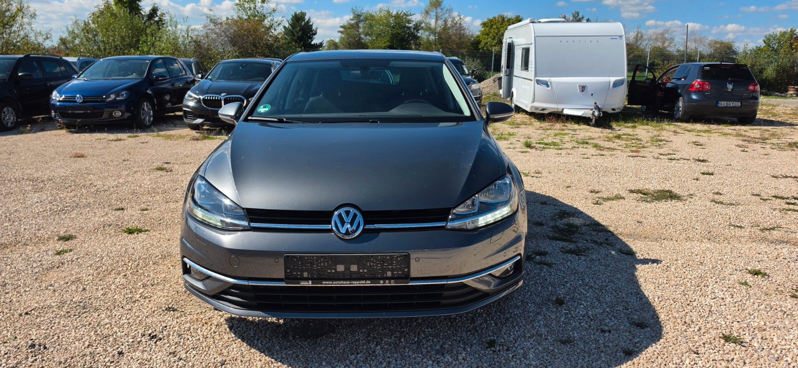 Volkswagen Golf - 1