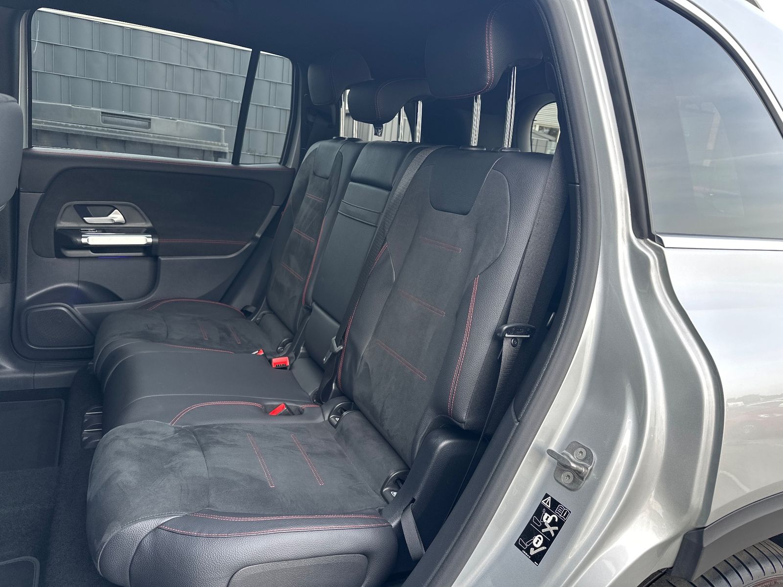 Fahrzeugabbildung Mercedes-Benz GLB 220 d AMG Line NAV+LED+AHK+360GRAD+SHZ