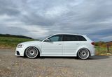 Audi RS3 2.5 TFSI S tronic quattro Sportback - - Audi RS3 mit Benzin-Antrieb: Schwarz