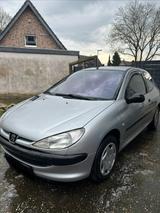 Peugeot 206 - gebrauchte Peugeot 206 aus dem Jahr 2000