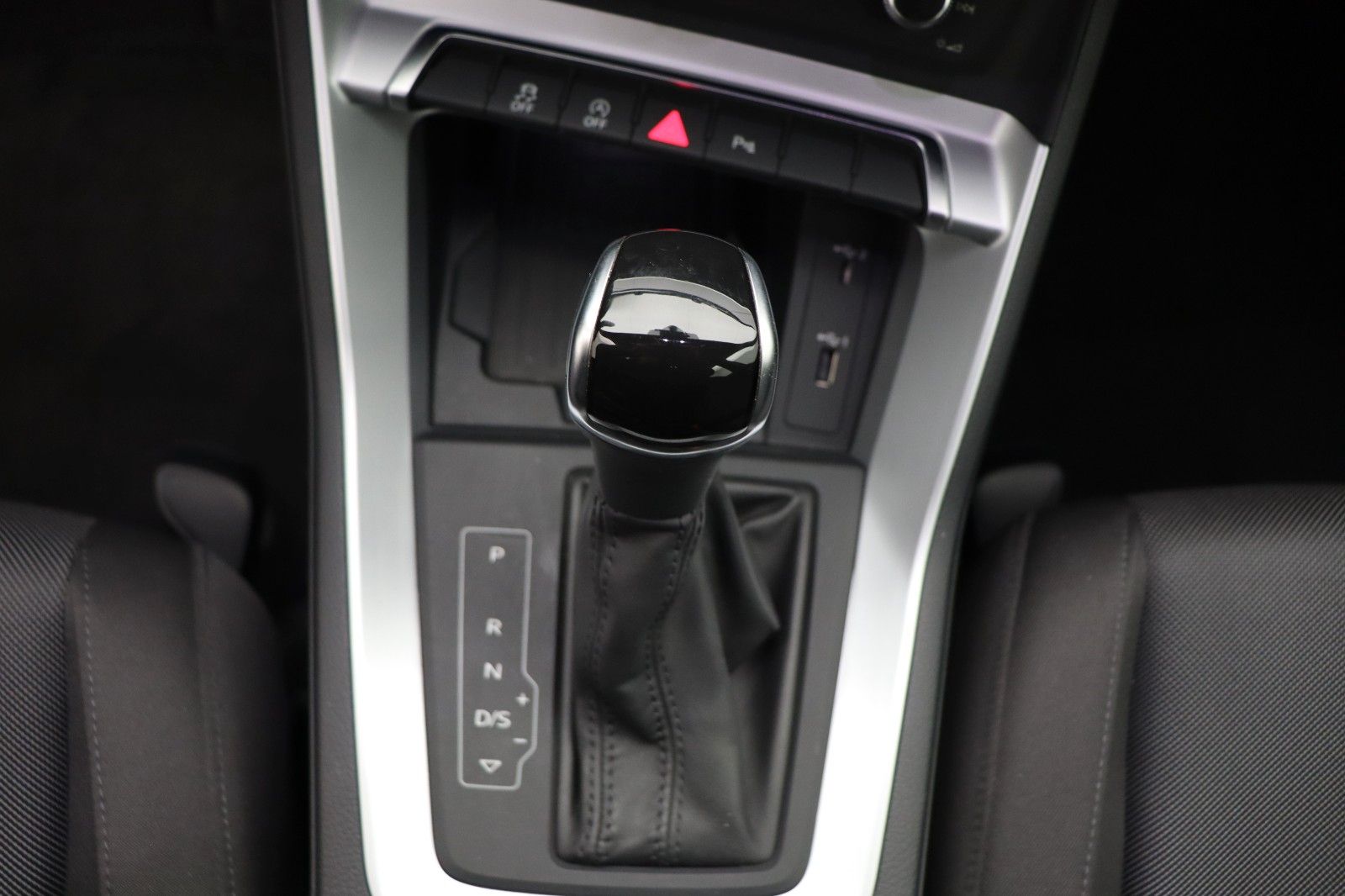 Fahrzeugabbildung Audi Q3 35 TFSI advanced