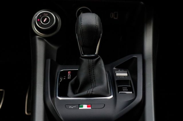Fahrzeugabbildung Alfa Romeo Tonale 1.5 VGT 160 PS Veloce Assis+Winterp 20''