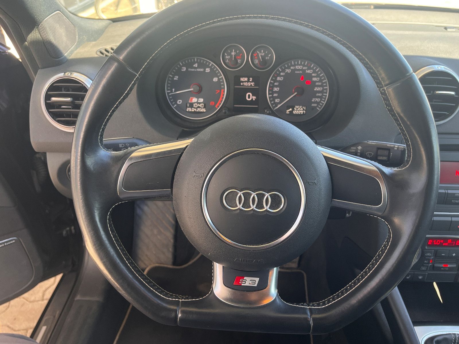 Fahrzeugabbildung Audi S3 Sportback 2.0 TFSI quattro