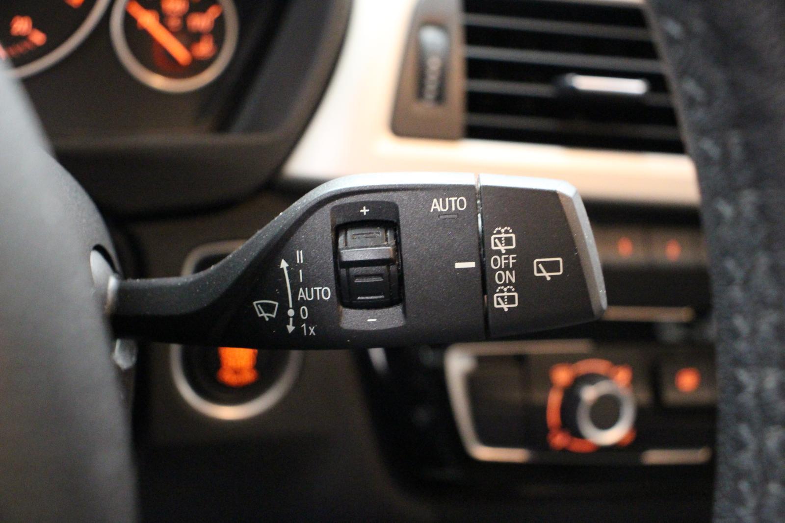 BMW 318i Touring Autom. *LED/KLIMA/EL.HECKKLAPP/PDC*