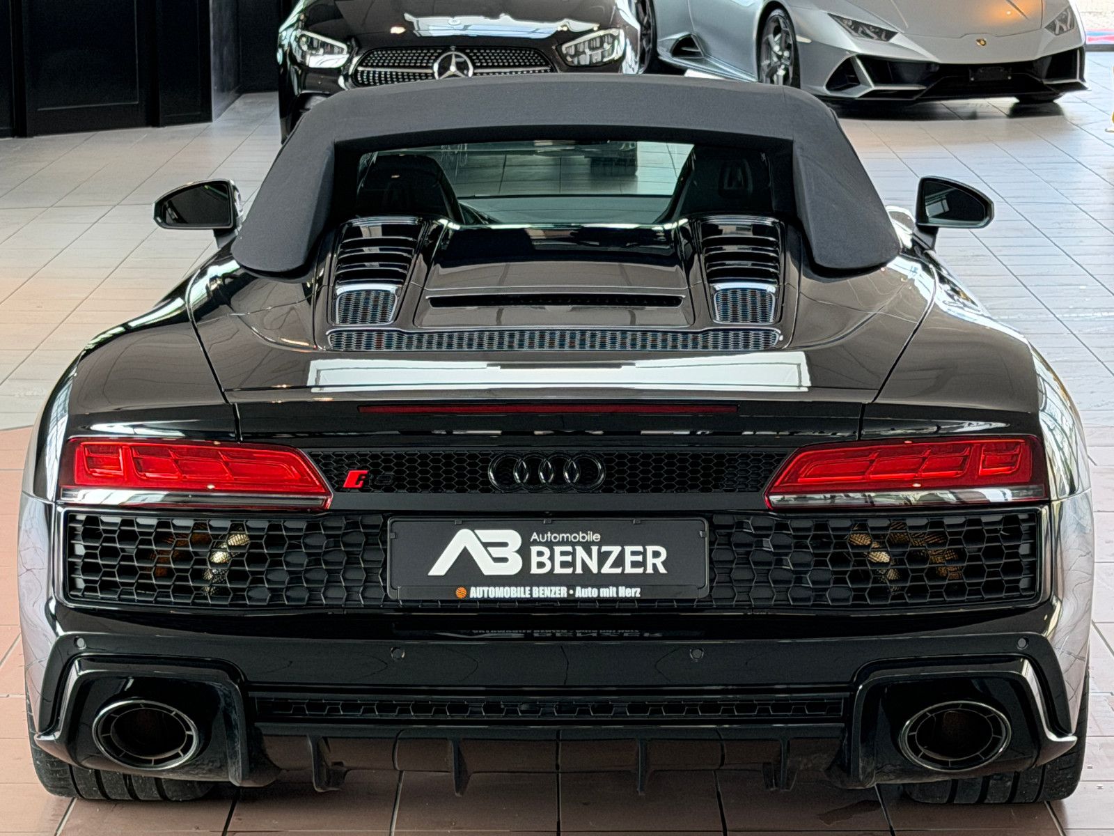 Fahrzeugabbildung Audi R8 Spyder 5.2 FSI RWD performance/BANG&OLUFSEN/