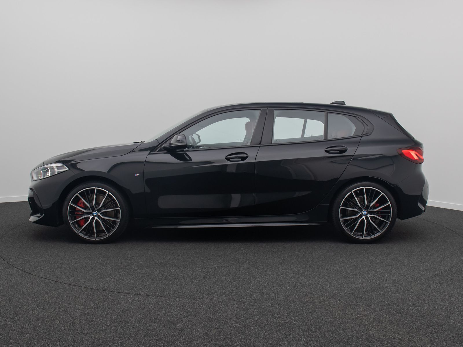 Fahrzeugabbildung BMW 120i M Sport Komfort DAB HiFi Panorama Leder 19"