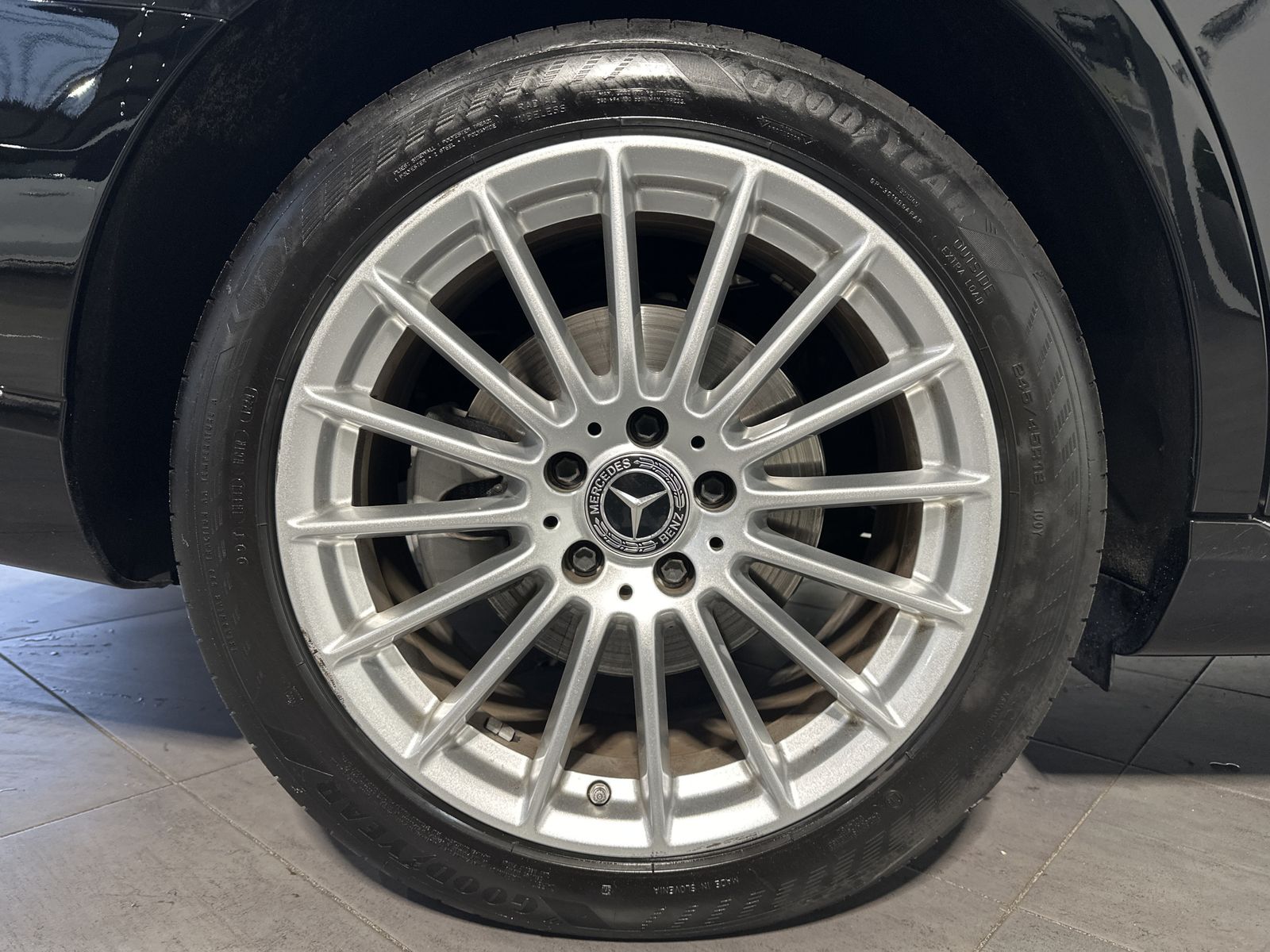 Fahrzeugabbildung Mercedes-Benz E 220d T Avantgarde NAV+LED+AHK+BURMESTER+KAM+VC