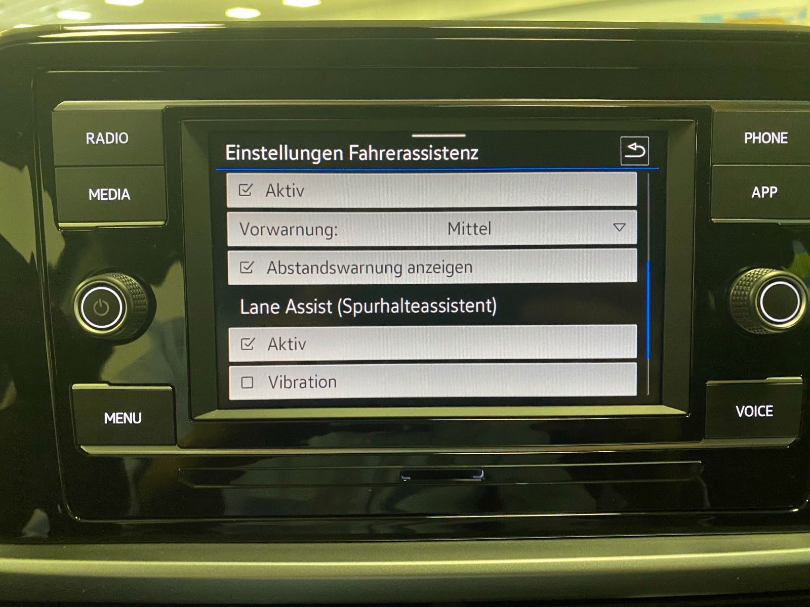 Fahrzeugabbildung Volkswagen T-Roc 1.0 TSI "LIFE"+KAMERA+ACC+PDC+16"ALU++APP+