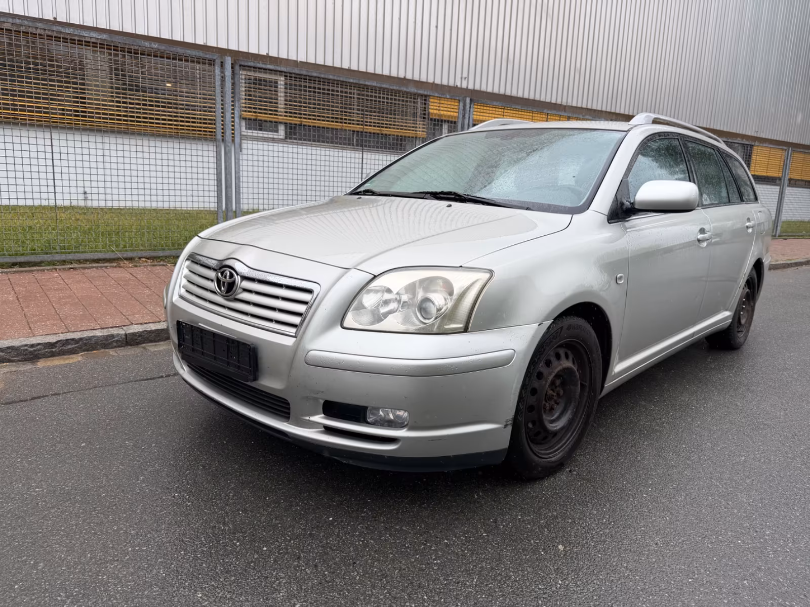 Toyota AVENDIS 1.8 BENZIN KOMBI KLIMA