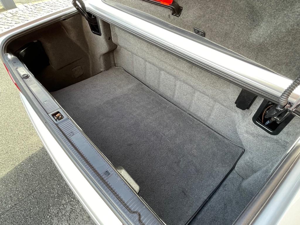 Mercedes-Benz SL 320