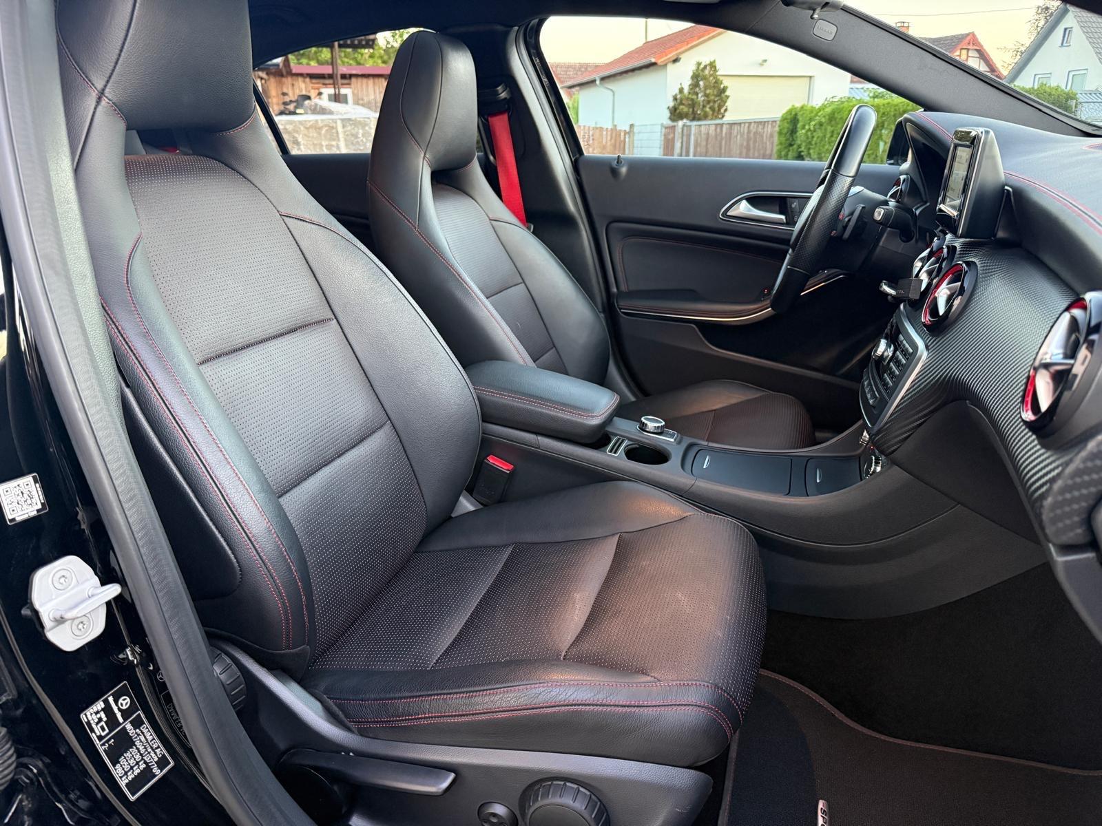 Mercedes-Benz A 250*4MATIC*Sport*AMG*Pano-Dach*Kamera*19 Zoll