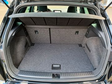 Fahrzeugabbildung SEAT Arona 1.0 TSI FR DSG LED/Navi/Kamera/ACC/GJR