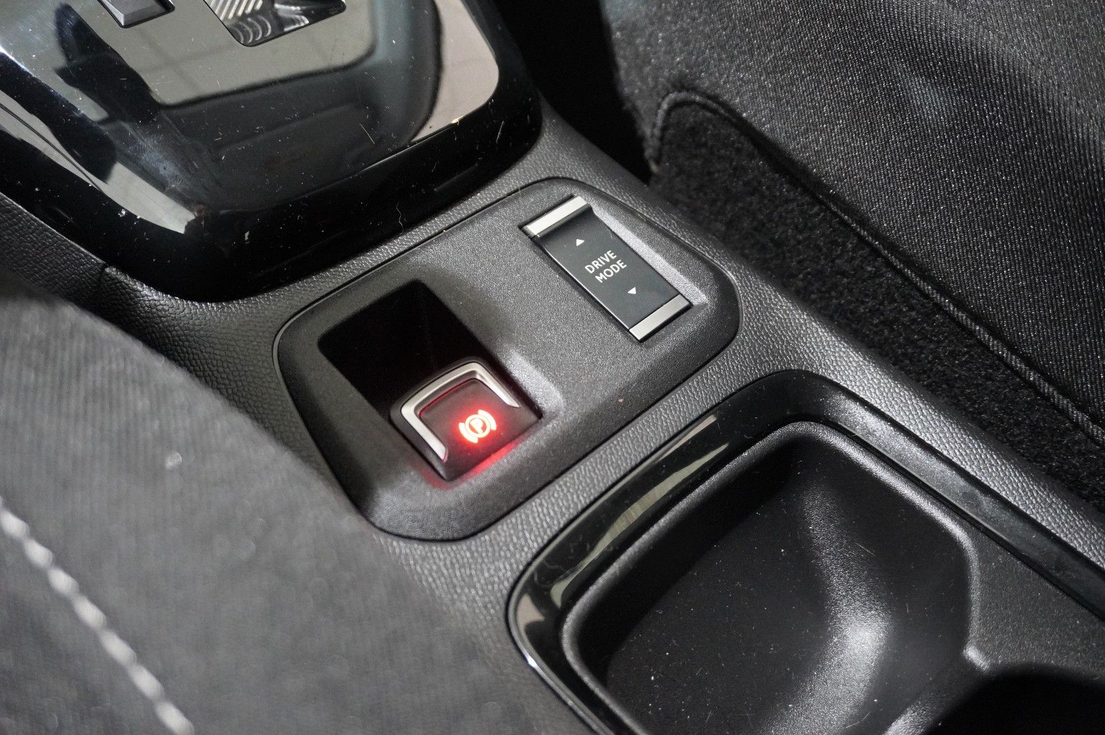 Fahrzeugabbildung Opel Corsa F 1.2T EDIT. 48V DCT NAVI/LED/SPORT/SH/DAB