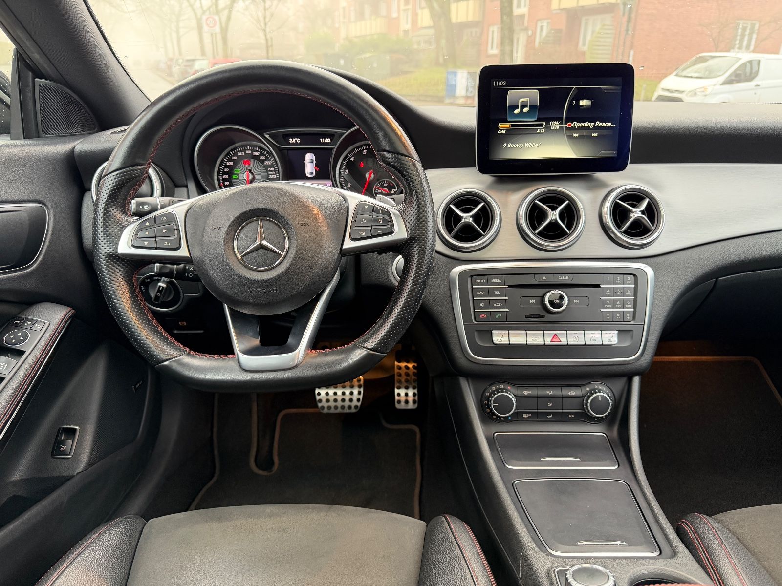 Fahrzeugabbildung Mercedes-Benz CLA 200 AMG*BOSE*LED*PANO*ALCANTARA*KAMERA*ACC*