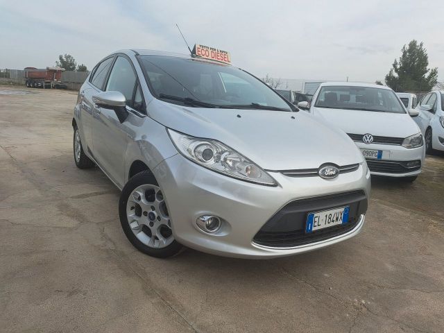 Ford Fiesta 1.4 TDCi 70CV 5 porte Titanium - 201