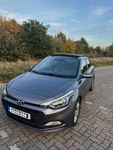 Hyundai i20 1.2 62kW YES! Plus *NAVI*PANO*KAMERA*1.HAND* - Hyundai i20 YES!-Plus