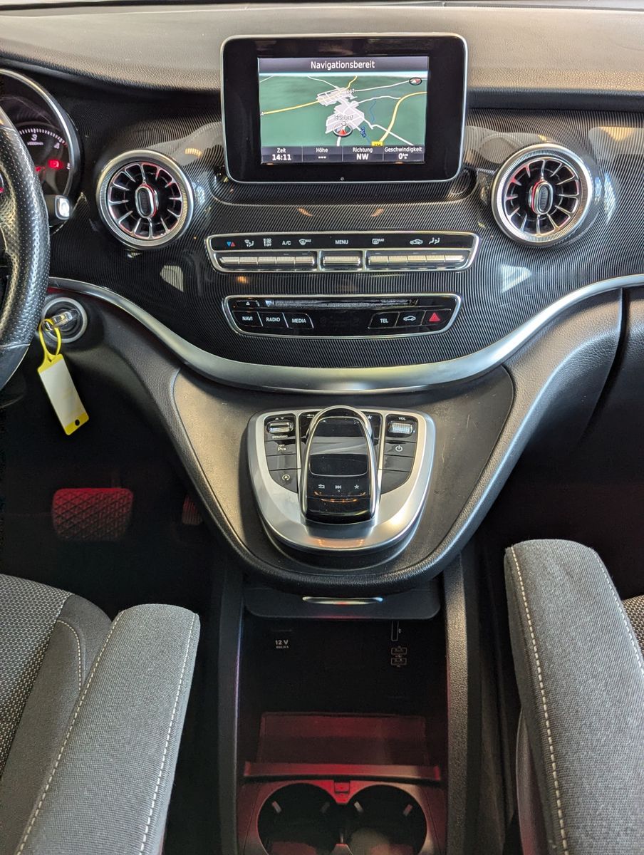 MERCEDES-BENZ V 250 d AMG EDITION lang Pano LED Kamera - Image 23