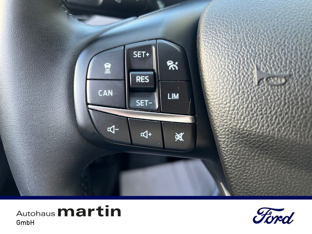 Fahrzeugabbildung Ford Focus 1.5 EcoBlue Titanium SHZ PDC NAVI LED ACC