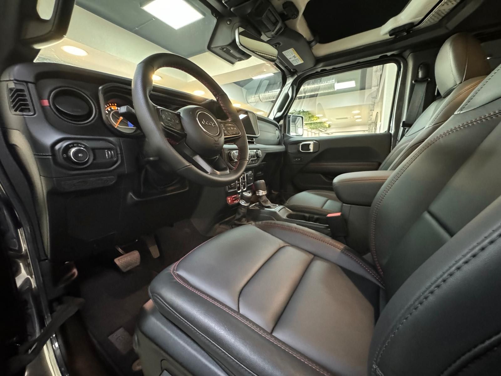 Fahrzeugabbildung Jeep 2026 MOAB 392-6.4L HEMI V8-DUAL TOP