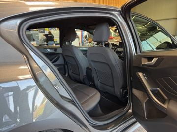 MYAUTOCENTER – Gebraucht- und Jahreswagen mit Werkstattservice in Pfaffenhofen Ford Focus *KEYLES*HEAD-UP*LKHZ*2-ZONEN*ACC*VOLL*