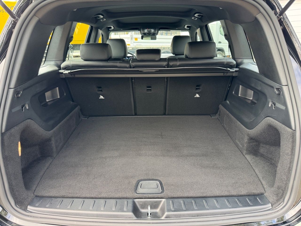 Fahrzeugabbildung Mercedes-Benz GLB 220 d 4m PROGRESSIVE+PANO+DIST+LED+CARPL+4WD