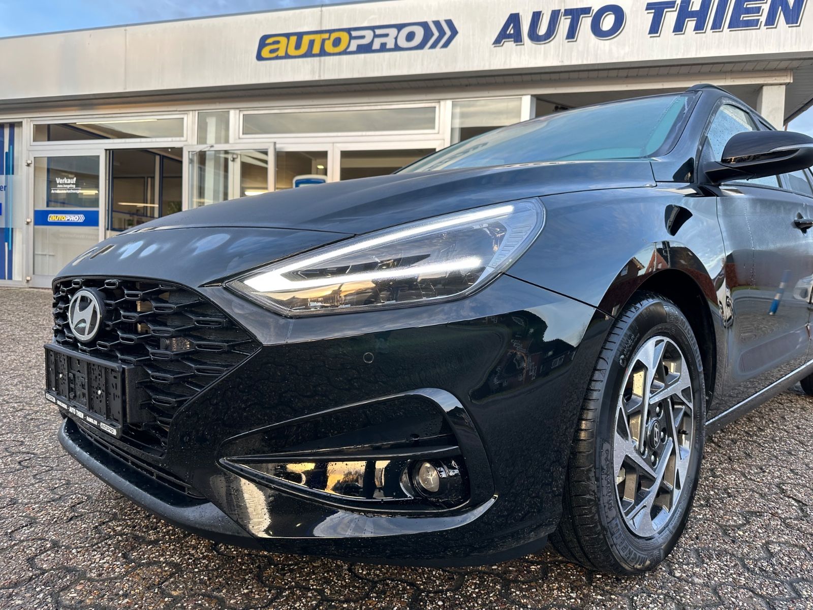 Fahrzeugabbildung Hyundai i30 Kombi 1.5 T-GDI Go DCT NAVI/LED/PDC/SHZ/VIRT