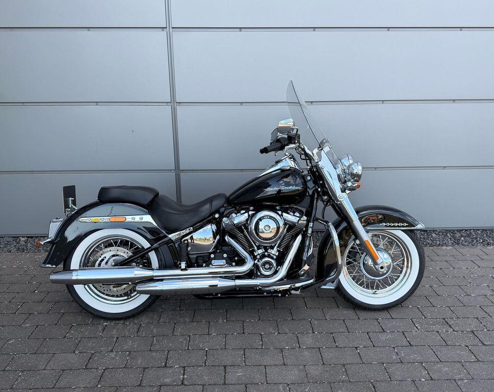 Harley-Davidson Deluxe 