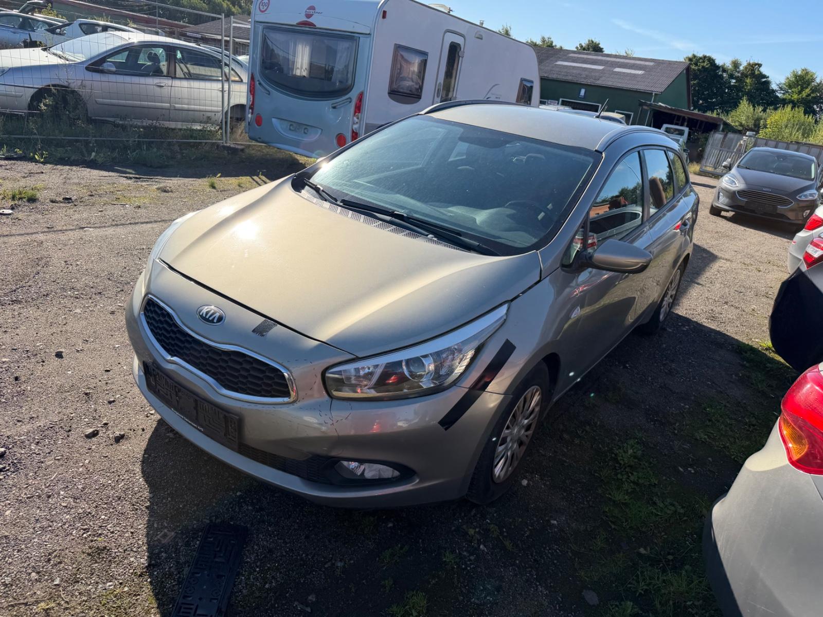 Kia cee'd 2013 — rear view