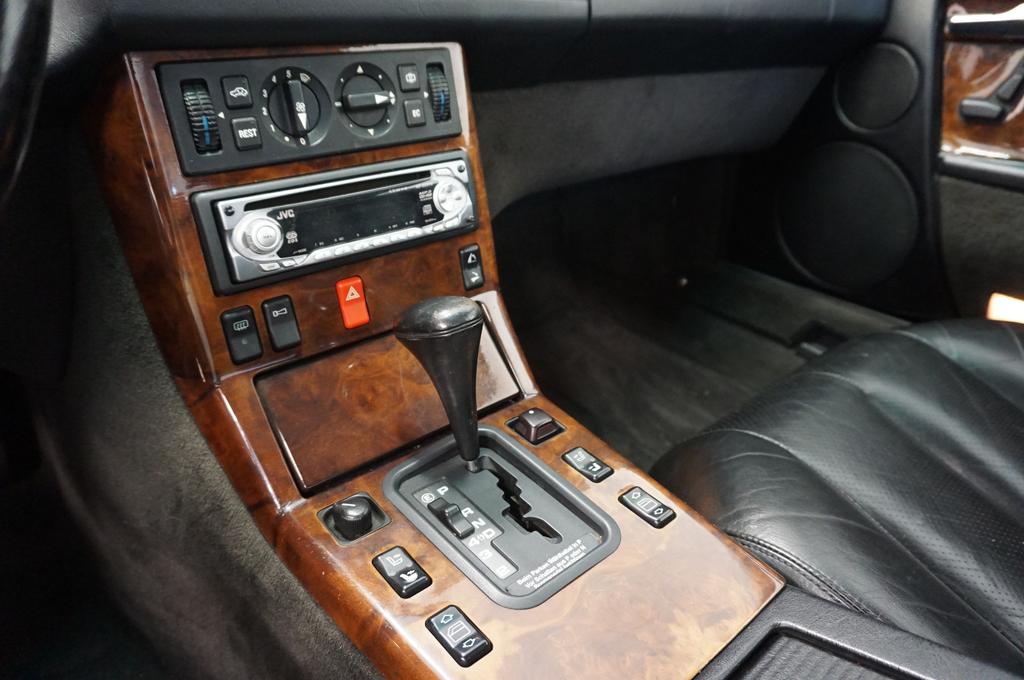 Mercedes-Benz SL 300