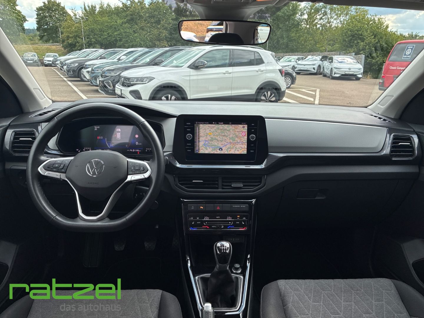 Fahrzeugabbildung Volkswagen T-Cross Life 1.0 l TSI AHK-abnehmbar Navi LED AC