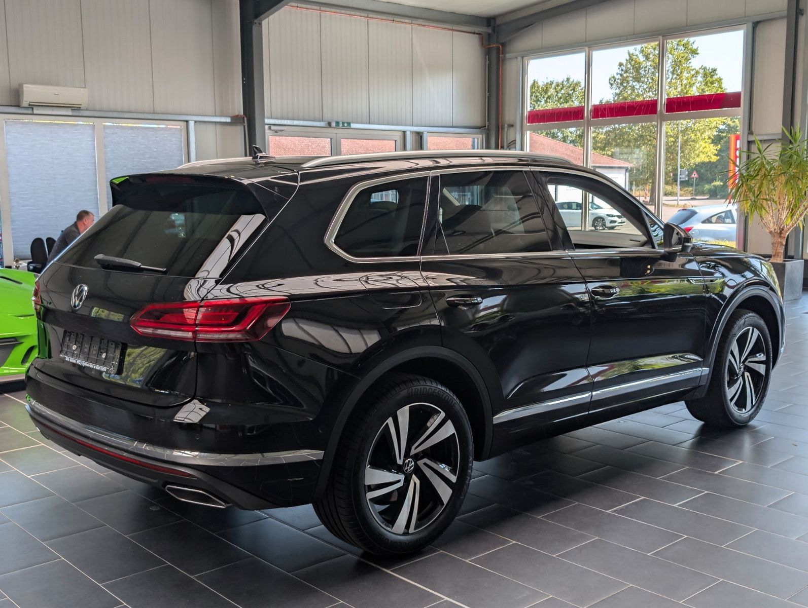 Volkswagen Touareg 3.0 V6 TDI 4Motion DPF Aut. Elegance foto 4