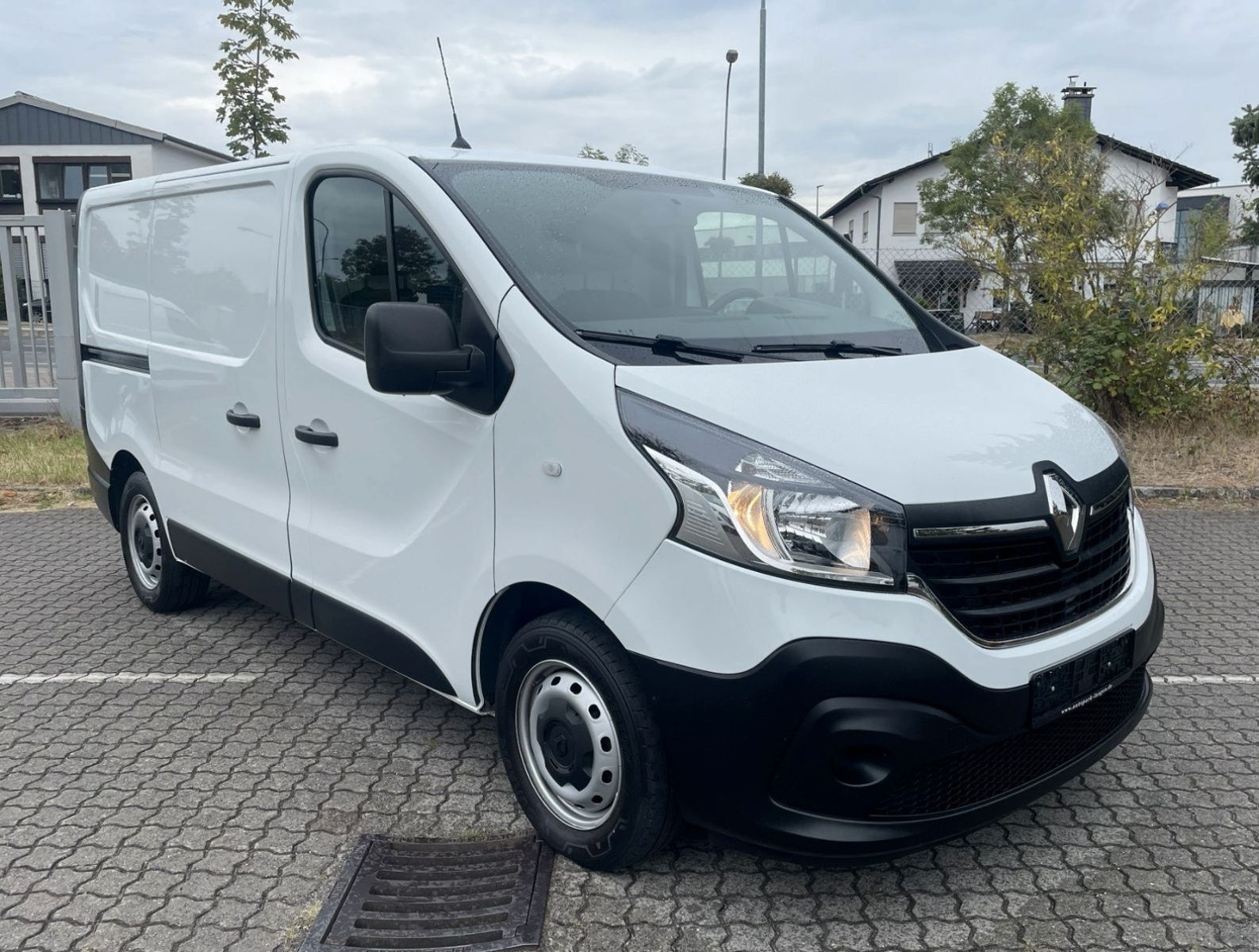 Renault Trafic - 1