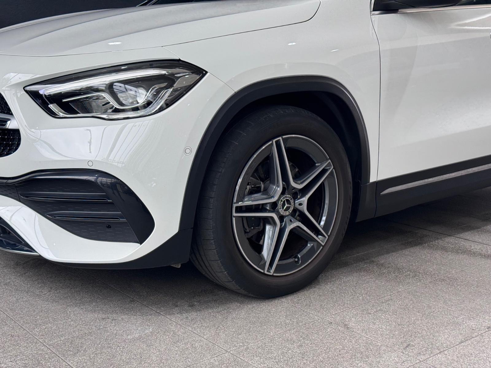 Mercedes-Benz GLA 200 AMG*MEMORY*LED*PANORAMA*AHK*KAMERA