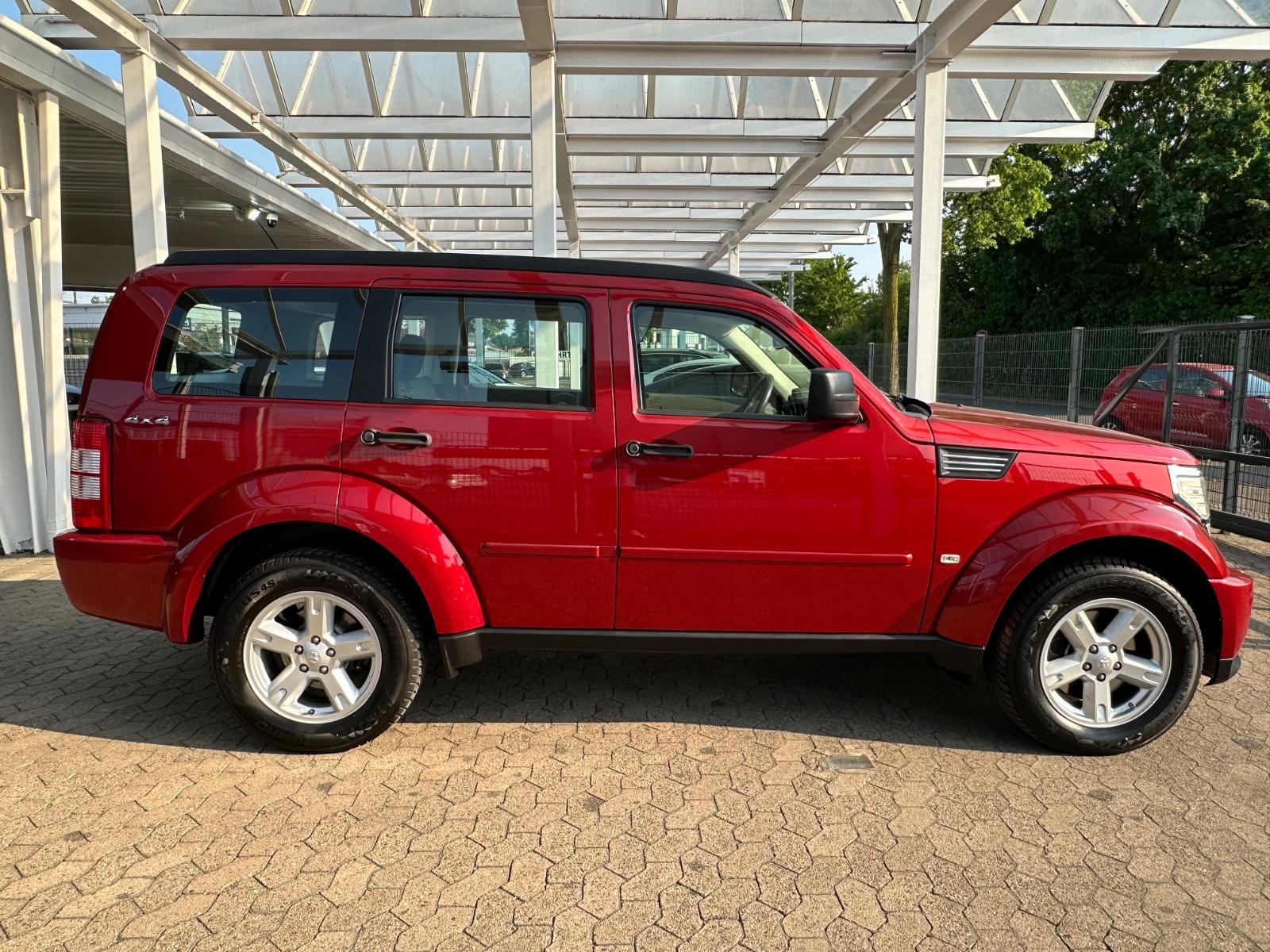 Dodge Nitro SXT*Leder*Navi*R-Kamera*Schiebedach*Funk*S