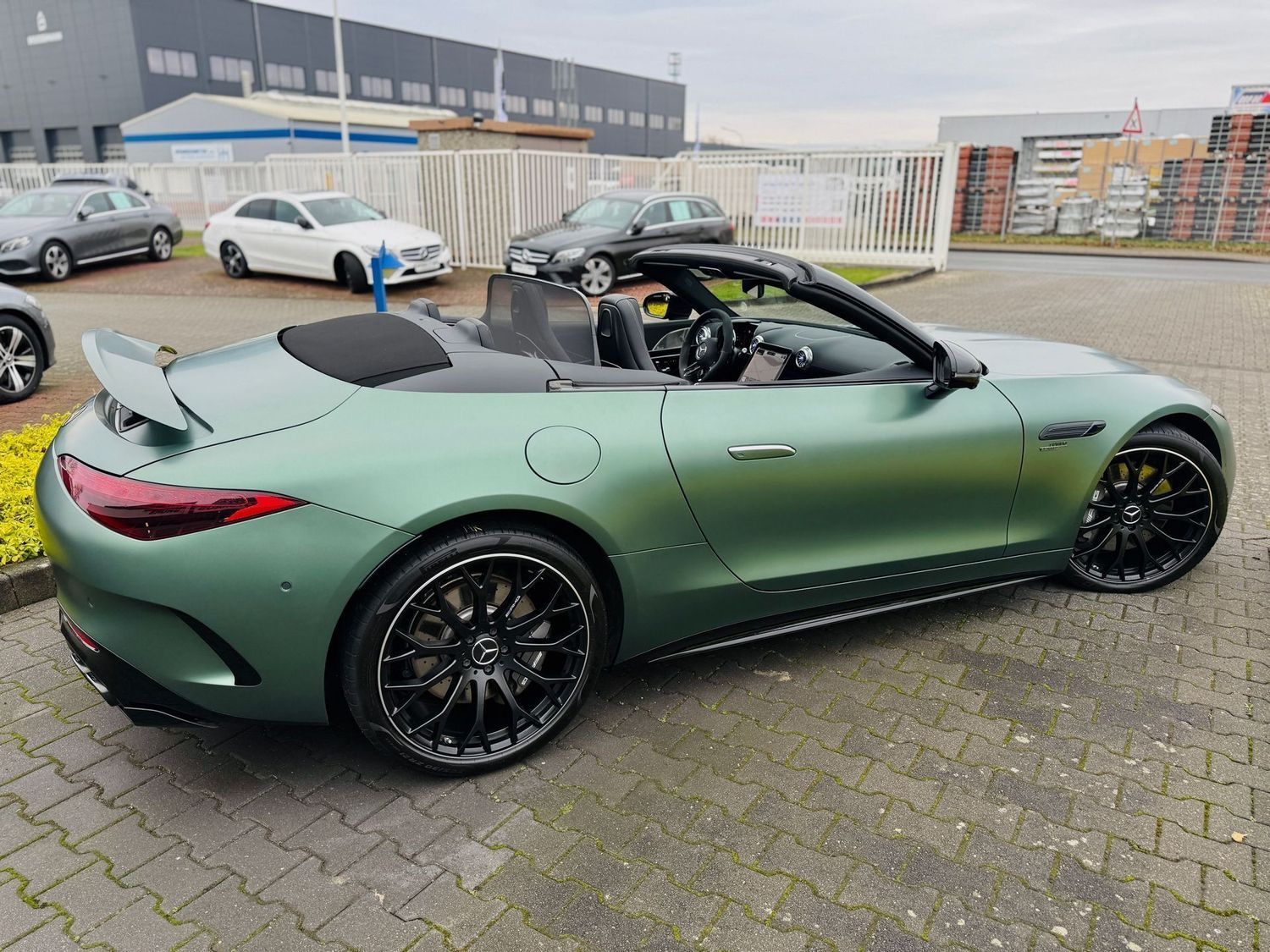 Fahrzeugabbildung Mercedes-Benz SL 43 AMG PREMIUM PLUS & NIGHT, Aerodynamik, V8-