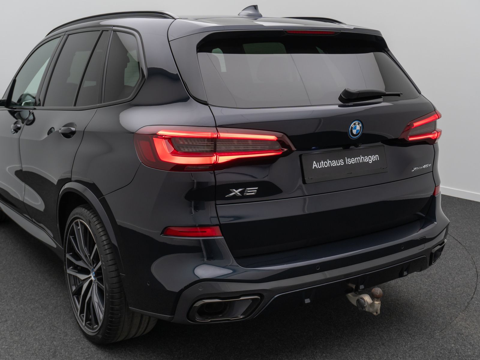 Fahrzeugabbildung BMW X5 xD45e M Sport 360°Laser HUD DAB HiFi AHK 22"