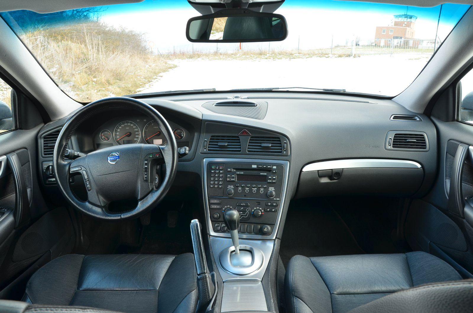 Volvo V70 2004 — photo 9