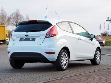 Bild 7 Ford Fiesta 1,0 Automatik Sitz-/Frontscheibenheizung