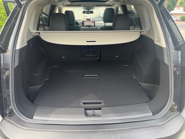 Fahrzeugabbildung Nissan X-TRAIL 1.5 VC-T e-4ORCE 213 PS 4x4 Tekna 5 Sitz