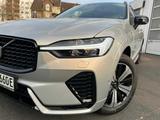 Volvo XC60 Plug-In-Hybrid T6 AWD Plus Dark, Pano, H&K, - : Geländewagen, Awd