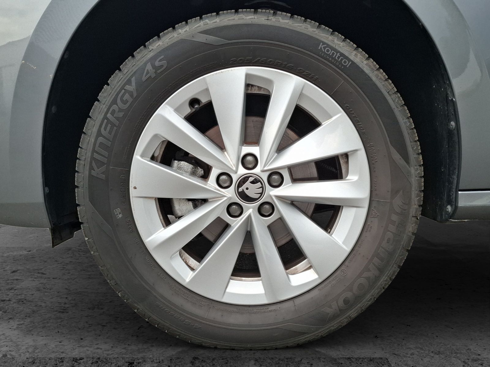 Fahrzeugabbildung SKODA Kamiq TSI Selection DSG LED Navi AID ACC RFK SHZ