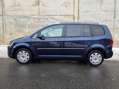 VW Touran Highline 2.0TDI 140PS 7Sitze Pano