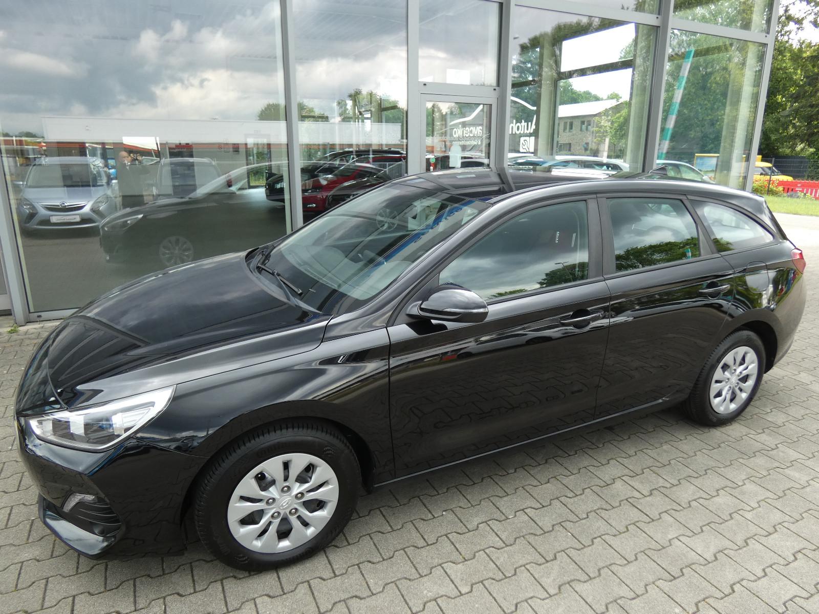 Hyundai i30 cw *NAVI*RFK*PDC*AHK*KLIMA*TÜV 06/28*