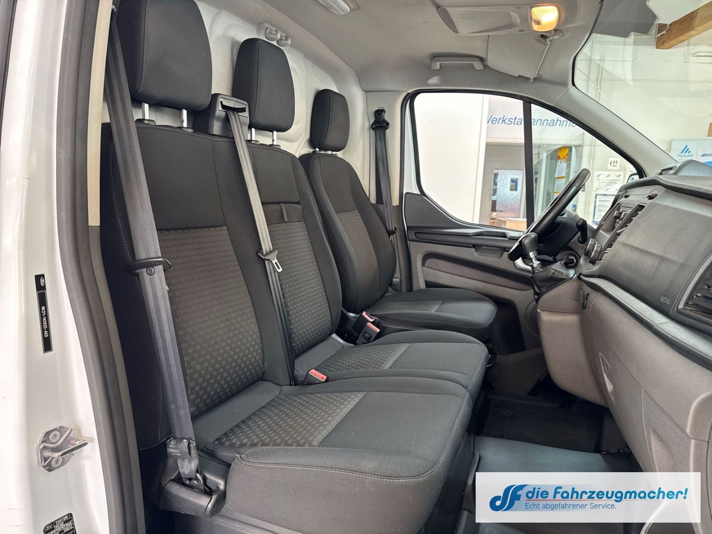 Fahrzeugabbildung Ford Transit Custom Kasten 320 L2 Trend DAB Notbremsa