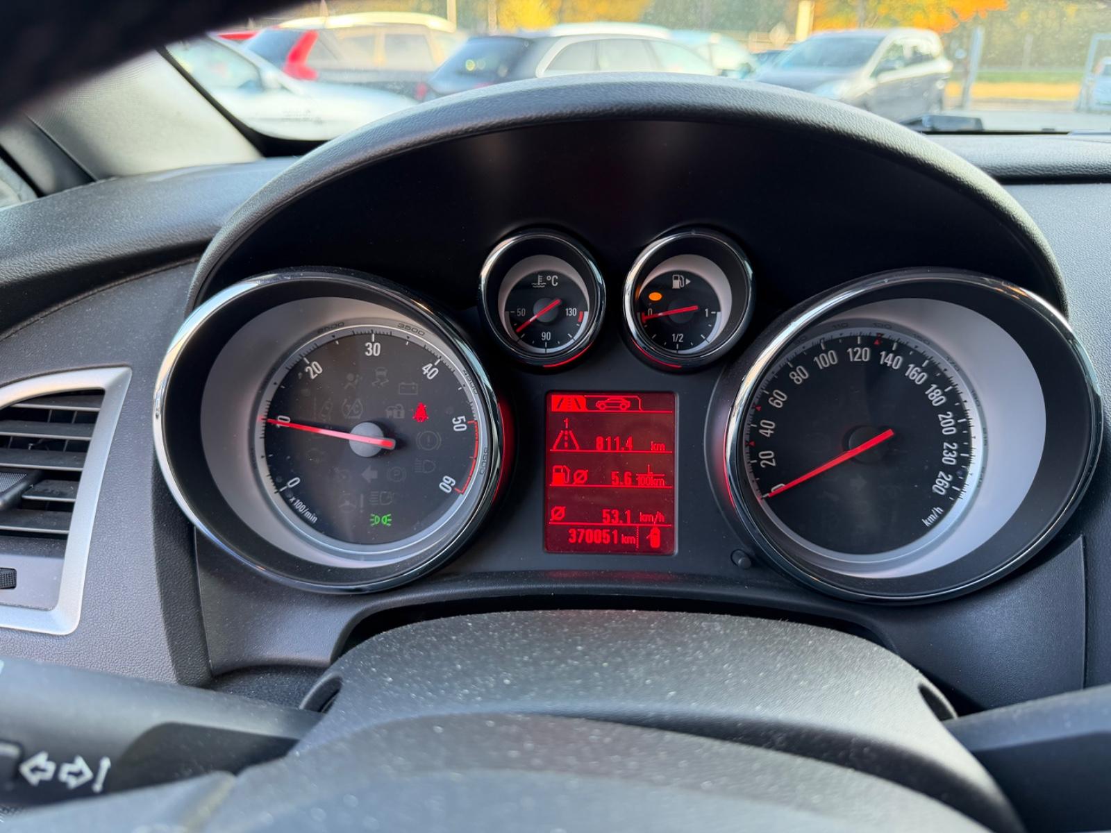 Opel Astra 2013 — photo 23