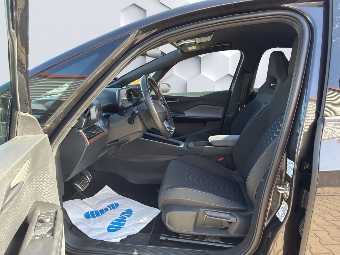 Born 150kW LED ACC 360°Kamera ParkLenkAssist Sit