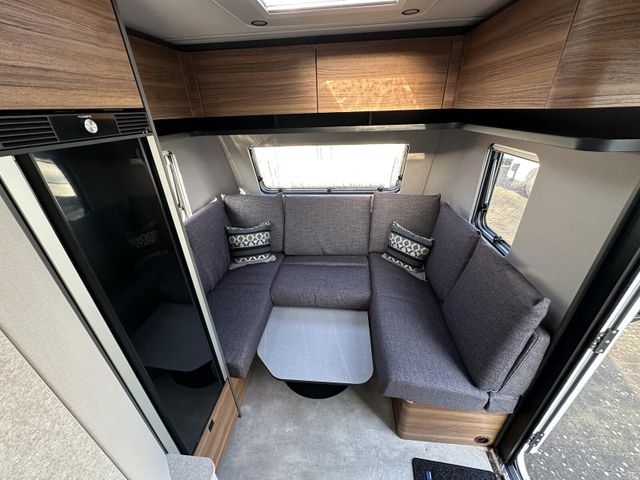 HYMER  ERIBA  HYMERCAR Eriba Novaline 495 GFKFahrradtrgBATTERAMBIENT