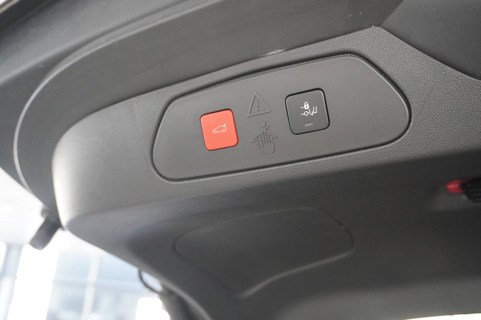 Fahrzeugabbildung Opel Grandland (X) 1.6T GSe HYBRID 4X4 NAVI/LED/SPORT